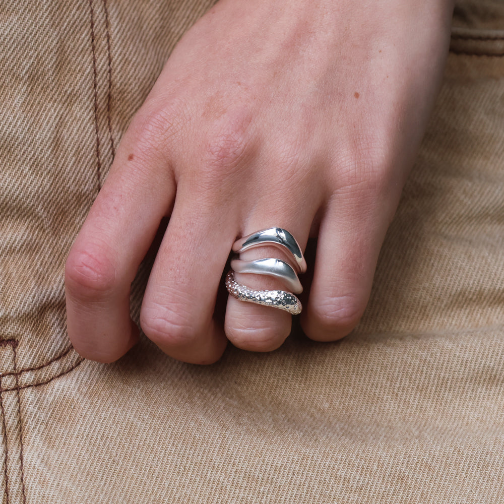 Curva Textured Ring winther-studio-norway